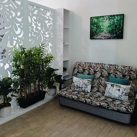 81 Newport Boulevard Cluster 4 - 8F Across Naia Airport, Terminal 3 Pasay Esterno foto