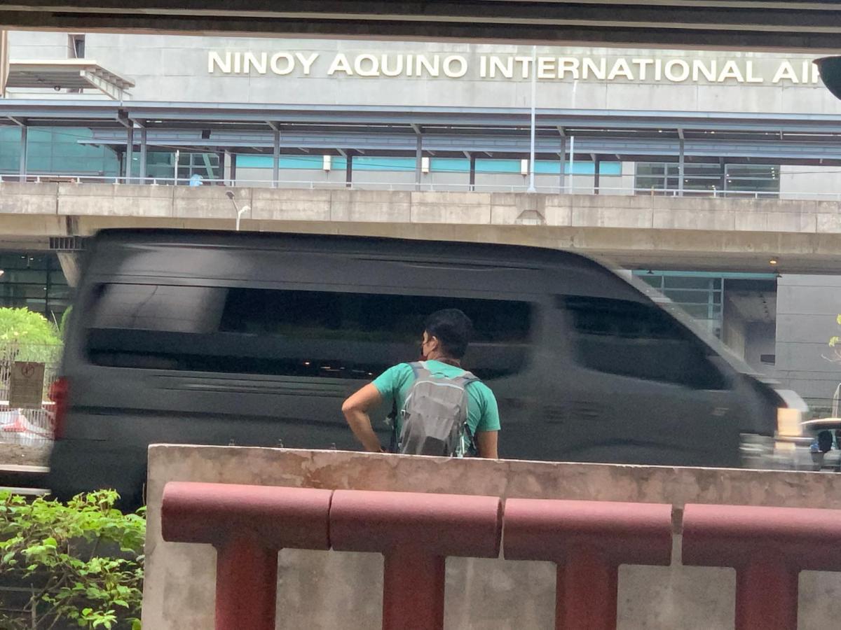 81 Newport Boulevard Cluster 4 - 8F Across Naia Airport, Terminal 3 Pasay Esterno foto