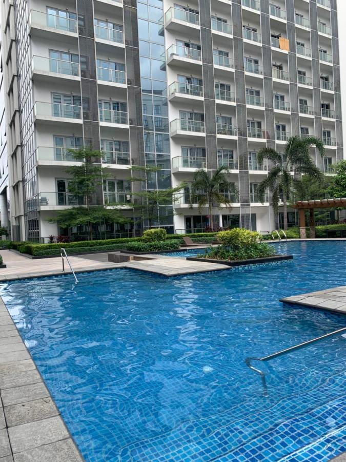 81 Newport Boulevard Cluster 4 - 8F Across Naia Airport, Terminal 3 Pasay Esterno foto