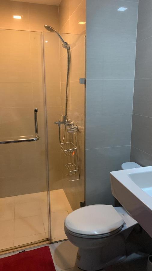 81 Newport Boulevard Cluster 4 - 8F Across Naia Airport, Terminal 3 Pasay Esterno foto