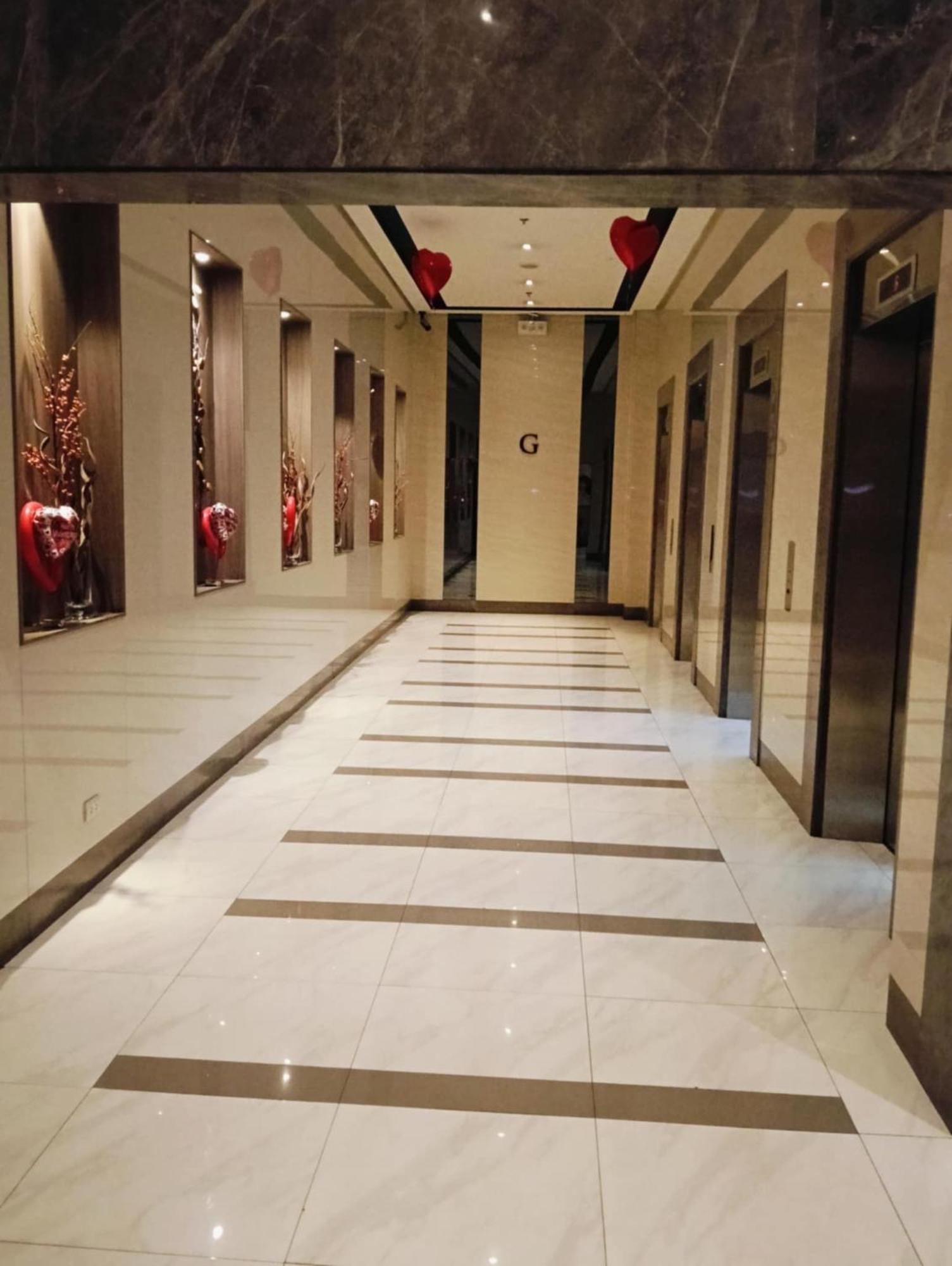 81 Newport Boulevard Cluster 4 - 8F Across Naia Airport, Terminal 3 Pasay Esterno foto